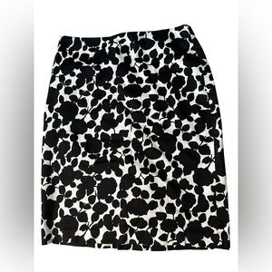 ♥️ NY&C NEW YORK & Co Floral Pencil Skirt | Black + White Size 4